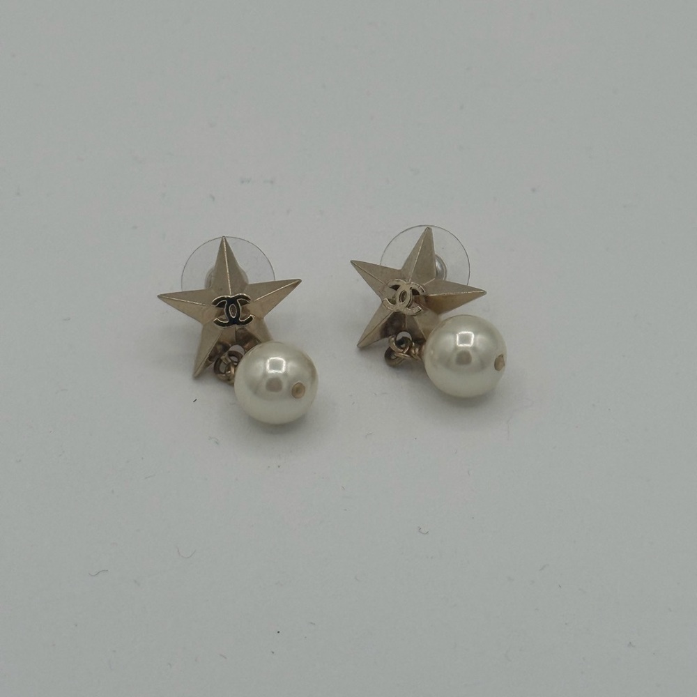 CHANEL Gold Star and Pearl Earrings